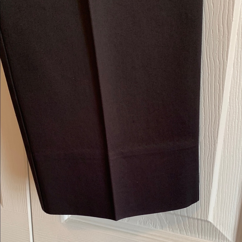 Talbots Black Capris with Smooth Woven Fabric - Picture 4 of 11